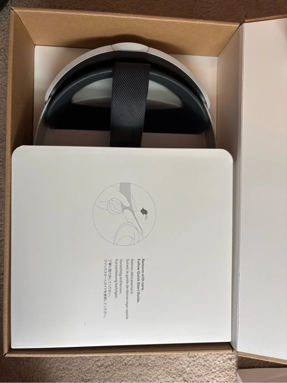 Oculus Elite Strap in White and Black